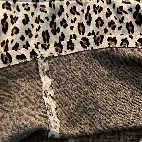 LOFT crop top and mid length casual skirt set. RAWR - Picture 6 of 6